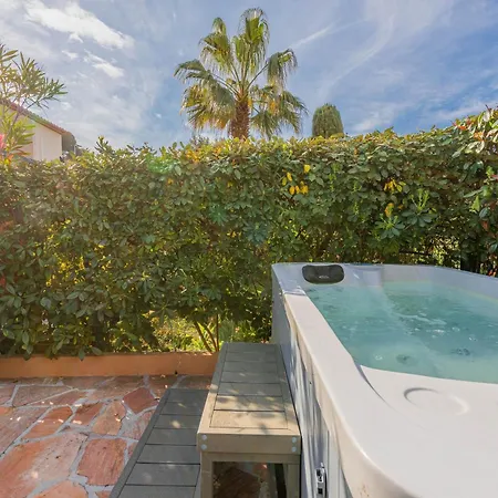 A 50m Du Bord De Jacuzzi * Saint-Raphael (Var)